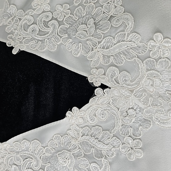 California Miss Satiny Robe w Embroidered Embellishments & Dolman Sleeves - Picture 4 of 11